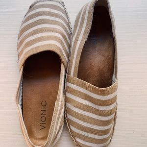 Vionic Stripped Flat